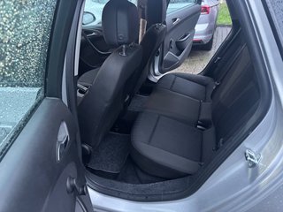 Opel Astra J Lim. 5-trg. Selection - bilder 6