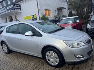 Opel Astra J Lim. 5-trg. Selection - bilder 7