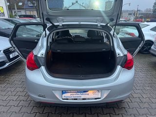 Opel Astra J Lim. 5-trg. Selection - bilder 8