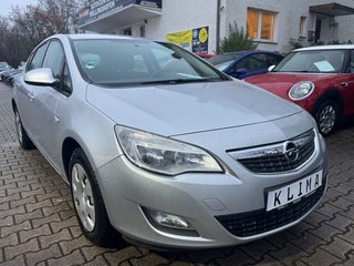 Opel Astra J Lim. 5-trg. Selection - bilder 10