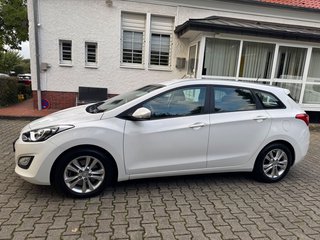 Hyundai i30 cw FIFA World Cup Edition/1.Hand/Kamer/Navi - bilder 2