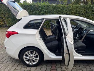 Hyundai i30 cw FIFA World Cup Edition/1.Hand/Kamer/Navi - bilder 12