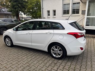 Hyundai i30 cw FIFA World Cup Edition/1.Hand/Kamer/Navi - bilder 8