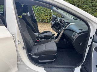 Hyundai i30 cw FIFA World Cup Edition/1.Hand/Kamer/Navi - bilder 10