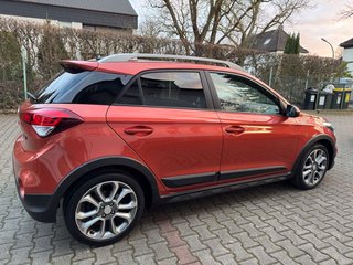 Hyundai i20 Active blue Style/Navi Kamera/ - bilder 4