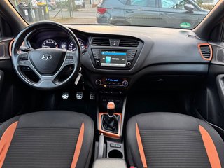 Hyundai i20 Active blue Style/Navi Kamera/ - bilder 14