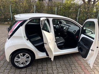Toyota Aygo AYGO x-play touch/Kamera/Scheckheft/ - foto 17