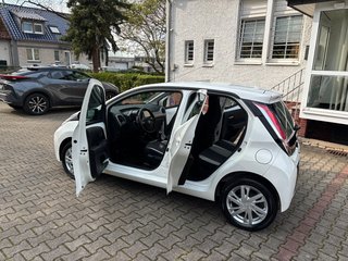 Toyota Aygo AYGO x-play touch/Kamera/Scheckheft/ - foto 18