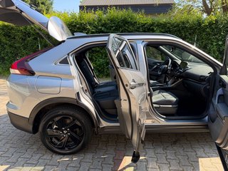 Mitsubishi Eclipse Cross/Plus Select Black Hybrid 4WD - foto 13