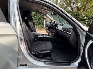 BMW 320D Touring/18-Zoll M Felgen/ - bilder 10