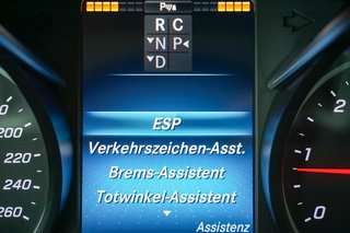 Mercedes-Benz V 300 d AMG Line lang Leder Pano Distr AHK 360K - bilder 1