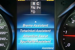 Mercedes-Benz V 300 d AMG Line lang Leder Pano Distr AHK 360K - bilder 2