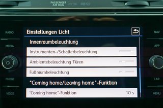 Volkswagen Touran Highline DSG Navi Kamera AHK ACC - bilder 1