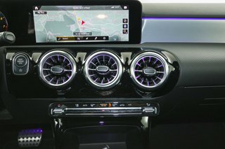 Mercedes-Benz A 250 4Matic Limo Navi Pano AMG Line Kamera - photo 8