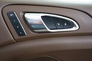 Porsche Cayenne S Pano BOSE Kamera Chrono Soft Close - bilder 6