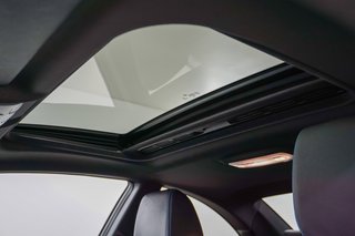 Volkswagen Scirocco 1.4 TSI BMT 90 kW Life PDC Schiebedach - bilder 1