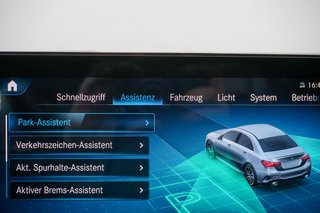 Mercedes-Benz A 35 AMG 4Matic Limousine Pano Navi - foto 1