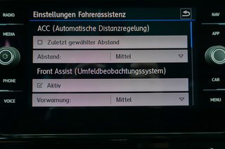 Volkswagen Golf VII R 4Motion DSG Pano Navi ACC Kamera Keyl - foto 3