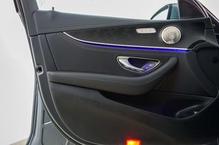 Mercedes-Benz E 450 4M AMG Line Pano 360 Kamera Leder Keyless - bilder 9