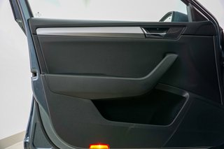 Skoda Superb Combi Style Navi Kamera LED - bilder 4