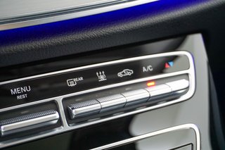 Mercedes-Benz E 300 e Avantgarde Kamera MBUX DAB Teilleder - photo 11