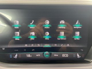 Volkswagen Touareg R-Line 4Motion Matrix Luft Head-up Black - bilder 1