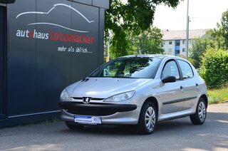 Peugeot 206 Presence TÜV bis 07/2022 Used vehicle for sale | First registration 03/2001 | Price 1.490 €