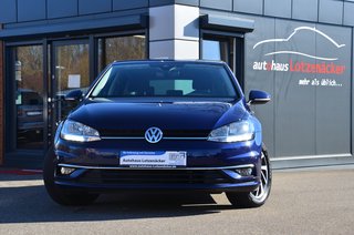 Volkswagen Golf VII DSG Navi Groß Spurhalte Totwinkel ACC Used vehicle for sale | First registration 11/2017 | Price 16.990 €