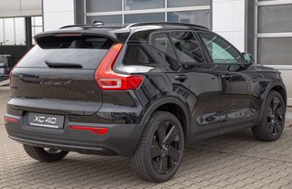 Volvo XC40 B3 Ultra Black Edition AHK*Standheizung*Schiebedach*ACC 2WD - bilder 4