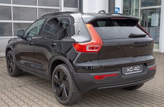 Volvo XC40 B3 Ultra Black Edition AHK*Standheizung*Schiebedach*ACC 2WD - bilder 5