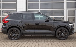 Volvo XC40 B3 Ultra Black Edition AHK*Standheizung*Schiebedach*ACC 2WD - bilder 3