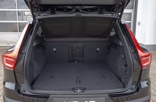 Volvo XC40 B3 Ultra Black Edition AHK*Standheizung*Schiebedach*ACC 2WD - bilder 8