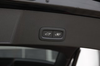 Volvo XC40 B3 Ultra Black Edition AHK*Standheizung*Schiebedach*ACC 2WD - bilder 6