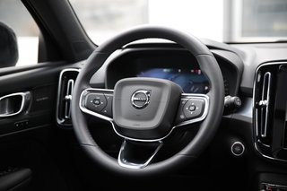 Volvo XC40 B3 Ultra Black Edition AHK*Standheizung*Schiebedach*ACC 2WD - bilder 10