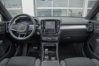 Volvo XC40 B3 Ultra Black Edition AHK*Standheizung*Schiebedach*ACC 2WD - bilder 9