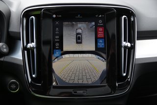 Volvo XC40 B3 Ultra Black Edition AHK*Standheizung*Schiebedach*ACC 2WD - bilder 15