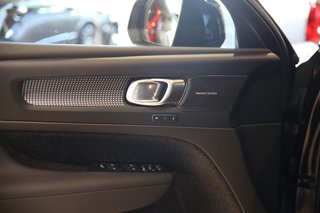 Volvo EX40 Single Motor Extended Range Ultra Black Edition AHK*Standheizung*Schiebedach* - bilder 9