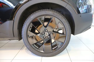 Volvo EX40 Single Motor Extended Range Ultra Black Edition AHK*Standheizung*Schiebedach* - bilder 11