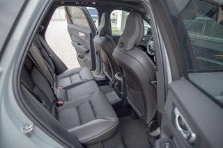 Volvo XC60 T8 Ultra Black Edition AWD AHK*Head-up Display*Schiebedach*Standheizung* - bilder 10