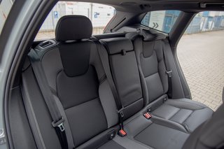 Volvo XC60 T8 Ultra Black Edition AWD AHK*Head-up Display*Schiebedach*Standheizung* - bilder 6