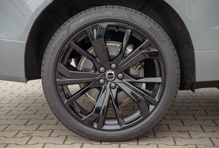 Volvo XC60 T8 Ultra Black Edition AWD AHK*Head-up Display*Schiebedach*Standheizung* - bilder 9