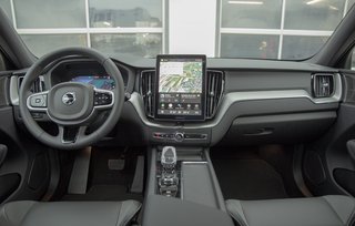 Volvo XC60 T8 Ultra Black Edition AWD AHK*Head-up Display*Schiebedach*Standheizung* - bilder 11