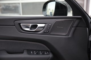 Volvo XC60 T8 Ultra Black Edition AWD AHK*Head-up Display*Schiebedach*Standheizung* - bilder 15