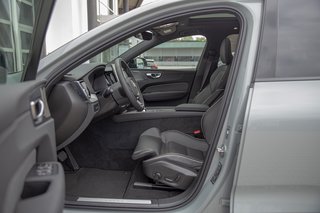 Volvo XC60 T8 Ultra Black Edition AWD AHK*Head-up Display*Schiebedach*Standheizung* - bilder 14