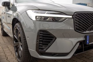 Volvo XC60 T8 Ultra Black Edition AWD AHK*Head-up Display*Schiebedach*Standheizung* - bilder 24