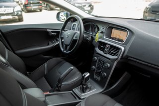 Volvo V40 T3 Kinetic *Rückfahrkamera *Navigationsystem *Einparkhilfe vorn und hinten*Klimaautomatik 2-Zonen - bilder 8