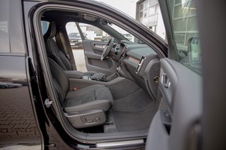 Volvo XC40 B4 Plus Black Edition Schiebedach*ACC*360°Kamera   2WD - foto 8
