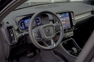 Volvo XC40 B4 Plus Black Edition Schiebedach*ACC*360°Kamera   2WD - foto 11