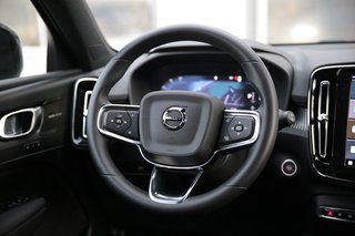 Volvo XC40 B4 Plus Black Edition Schiebedach*ACC*360°Kamera   2WD - foto 13