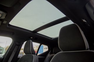 Volvo XC40 B4 Plus Black Edition Schiebedach*ACC*360°Kamera   2WD - foto 15